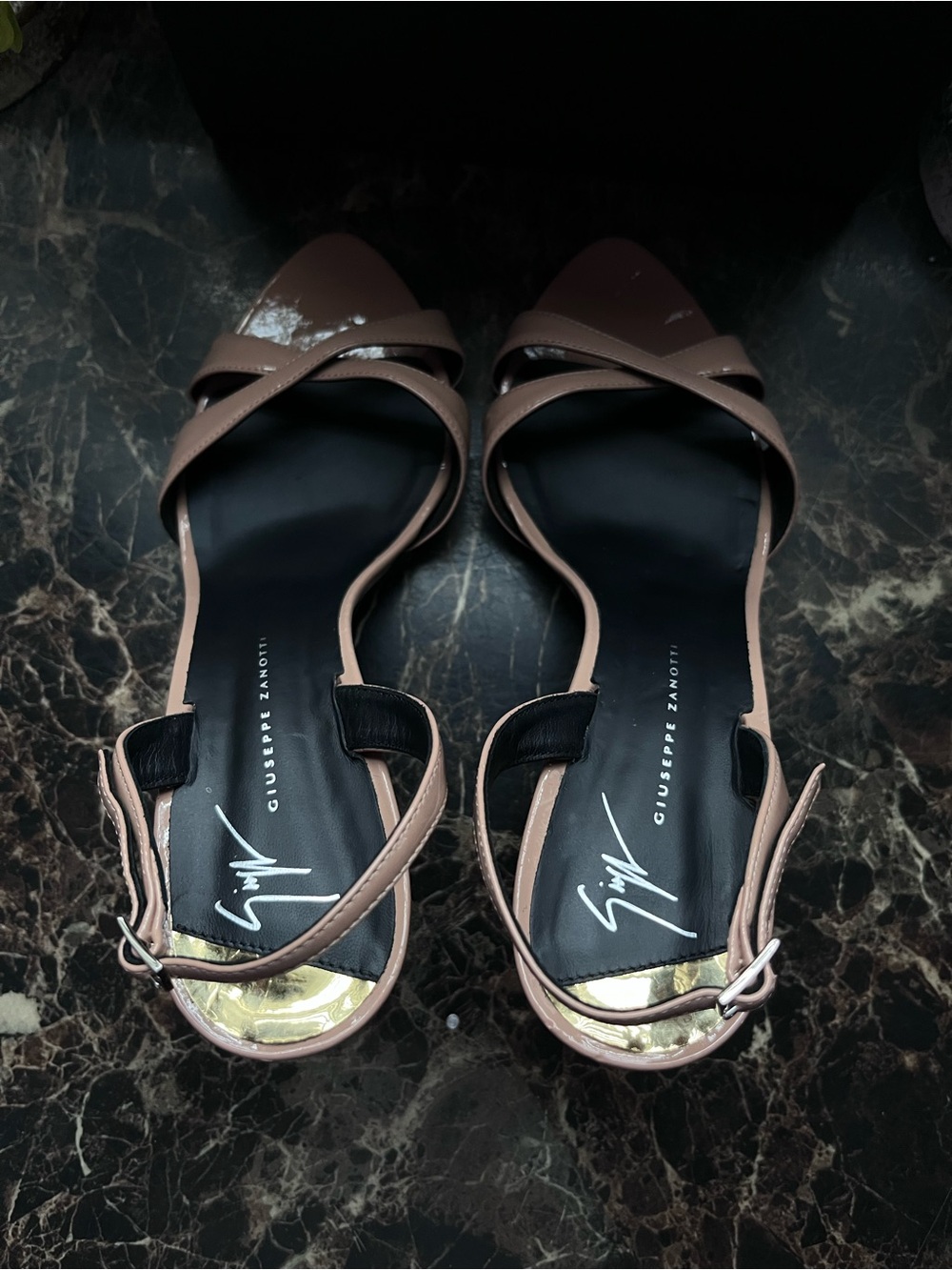 Giuseppe Zanotti
Dorotee
Patent Leather
Criss/Cross Heel/Pumps
39 EU/9 USA Wom - Picture 5 of 11